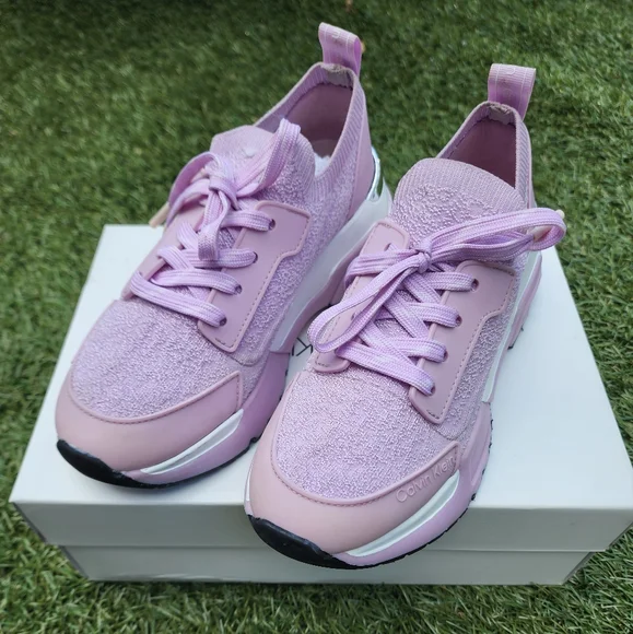 Women sneakers - Picture 1 of 6